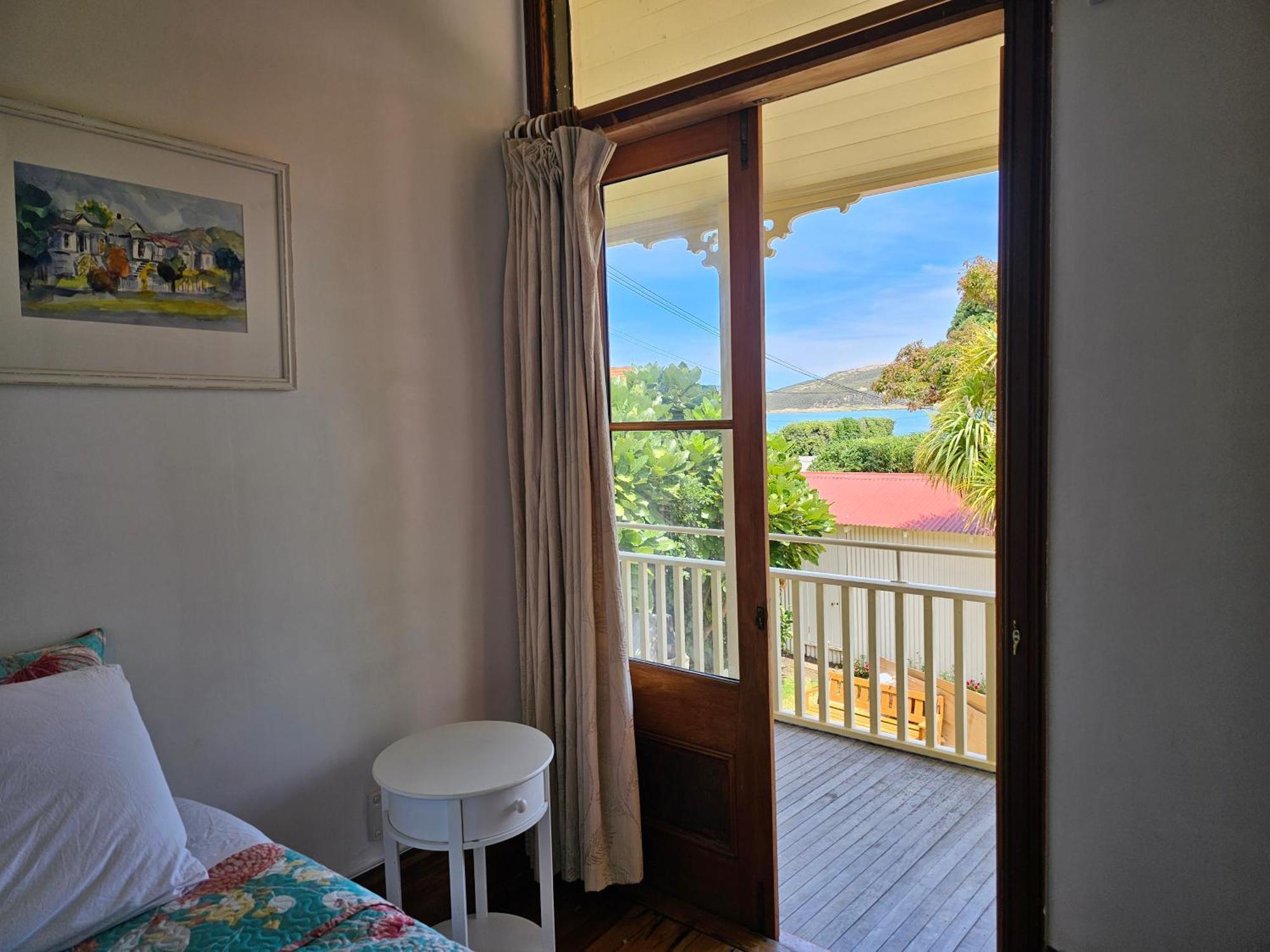 Brony'S Beachfront-Short And Long Term Stays Porirua Habitación foto